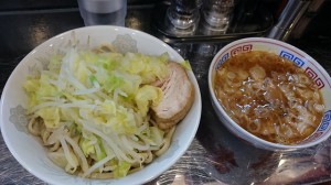 川口市　がっつり　ラーメン虎丸