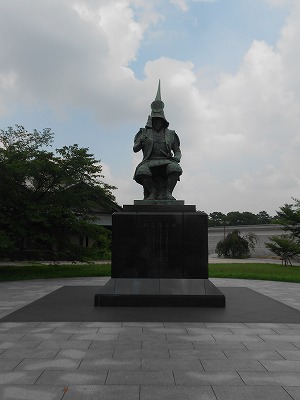 「どでん派」名古屋城へ行く