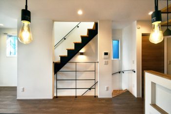 狭小地に建つ広々リビングのお家･3階 15.7坪 足立区