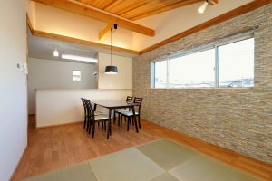 キッチン別、共有部分が多い二世帯住宅　39坪　川口市
