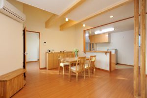 柔らかな陽光が差し込むリビングの二世帯住宅　45坪　さいたま市